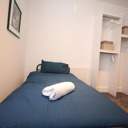Media Manor - Fully Refurbished In 2022 - Large 6 Bedrooms, 3 Bathrooms Plus Media Games Room Blackpool Ngoại thất bức ảnh